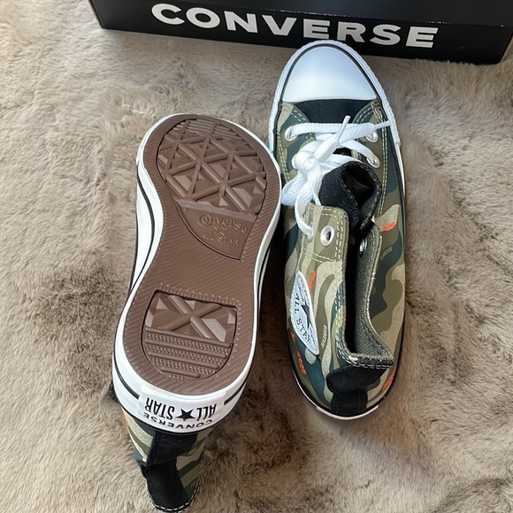 Converse - Unisex Camo Chuck Taylor High Top - Picture 6 of 6